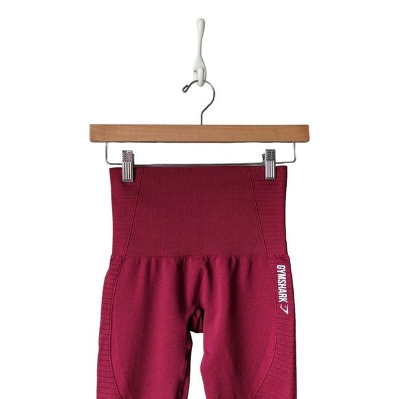 Gymshark Energy Seamless Cropped Leggings in Berry Red women's sz XS - Picture 10 of 15